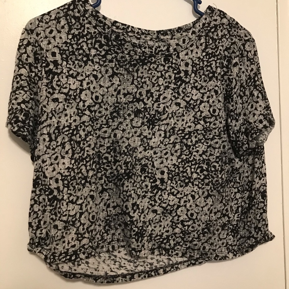 Short sleeve crop top